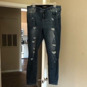 Torrid distressed bombshell skinny jean size 18R